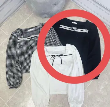 [ evelyn ] 리브레이스 상의 TP 블랙