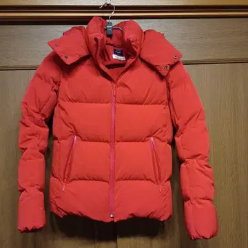 [ 백 넘버 후드 부착 다운 자켓 M 레드 ] 얼룩 없음