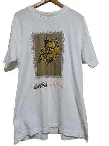 상태 A+ KRIZIA의 T셔츠 크리치아