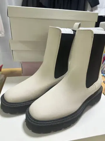 로페 마드모아젤 숏부츠