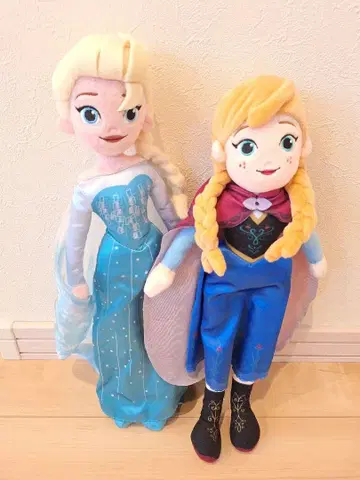 안나와 엘사 봉제 인형 2체
