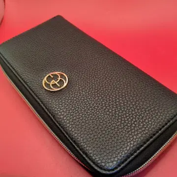 블랙 가죽 장지갑 지퍼식 로고 포함