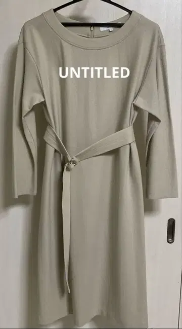 UNTITLED 베이지 원피스 모 100%