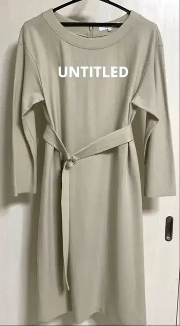 UNTITLED 베이지 원피스 모 100%