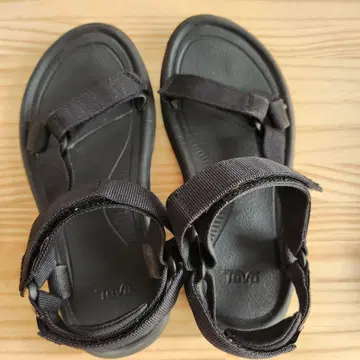 [ Teva ] 블랙 스포츠 샌들 24.0cm