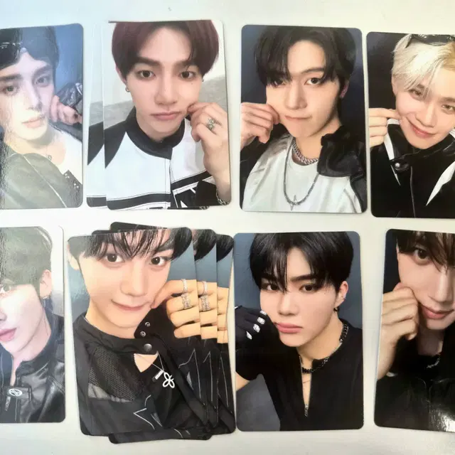 제로베이스원 아이코닉EP 통상반 앨범포카(옆모습,볼꼬집,손하트 왼쪽)