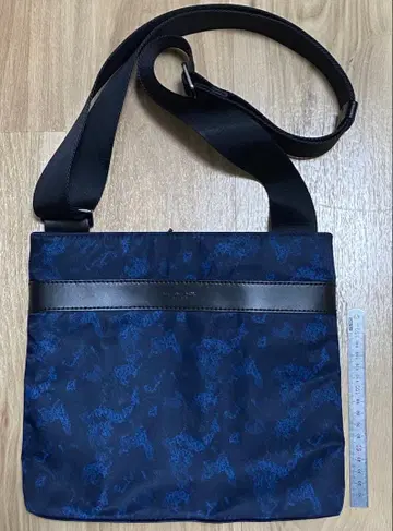 MICHAEL KORS 네이비 숄더백