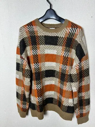 ZARA 체크 무늬 니트 스웨터