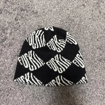 [ 새상품급 ] HUF 니트 모자 비니 하프 블랙 x 화이트