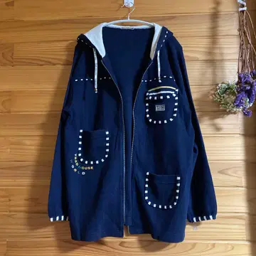 TRADITIONAL HOUSE 후드 부착 네이비 후드티