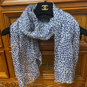 에릭 프로방 실크 100% 프랑스제 블루 레오파드 무늬 스카프