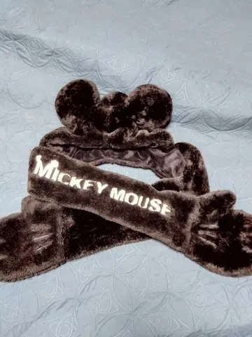 미키마우스 귀 달린 퍼 모자