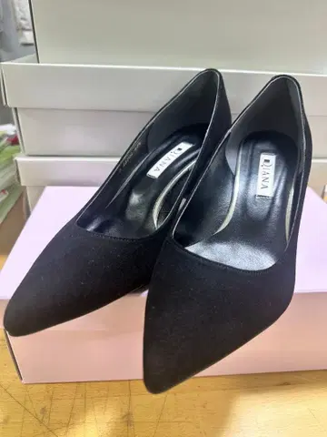 다이애나 스웨이드 펌프스 23.5cm