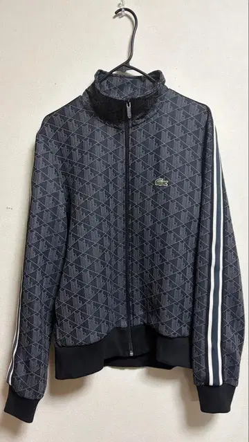 LACOSTE 트랙 자켓 흑당군 착용