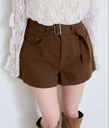(미개봉, 완판 아이템!) 아일렛 벨트 트윌 숏팬츠