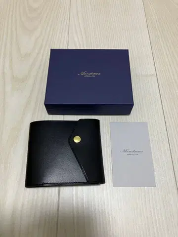 Munekawa 얇은 타입 이단 접이식 지갑 'Carriage'