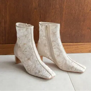 [ 미사용 새상품 ] 플라워 자수 숏부츠 ivory