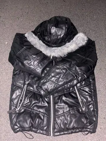 00s 퍼 다운 자켓 광택 y2k 시크 스타일 블랙