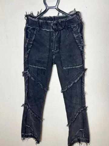 BLACK TAI 데미지 데님 팬츠 다크 그레이