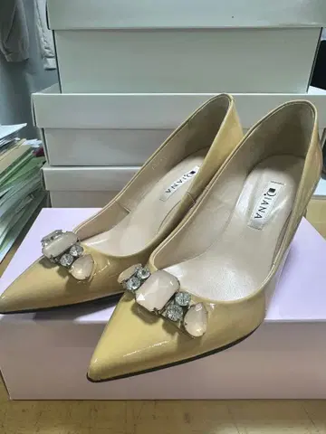 비쥬 장식 다이애나 펌프스 23.5cm