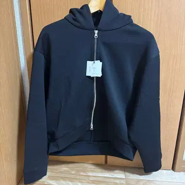 CLOCHE 밑단 라운드 후드티