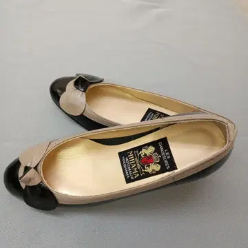 리본 포함 플랫슈즈 22.5cm 베이지/블랙