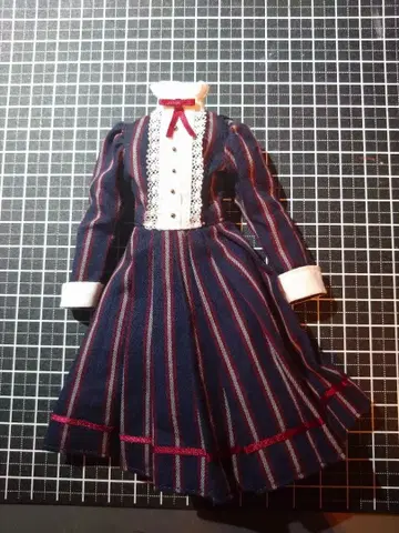 아존 레지멘탈 스트라이프 원피스 퓨어니모