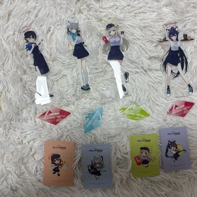 블루아카이브 이디야 콜라보 아크릴스탠드 세리카,시로코,노노미,아야네