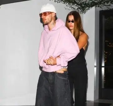 [ XL ] SKYLRK REVERSE PINK HOODIE