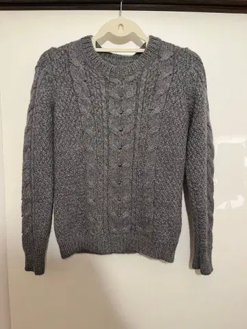 알파카 100% 그레이 케이블 짜임 긴팔 니트 스웨터