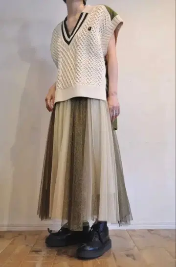 마르고 베이지 계열 플레어 스커트 허리밴딩 rehersall