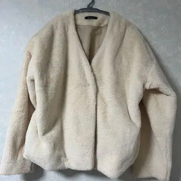 크림색 보아 플리스 자켓