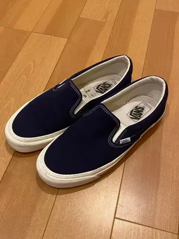 [ 새상품급 ] VANS 볼트 OG 슬립온 LX 네이비 화이트 27cm