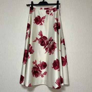 스트로베리 필드 꽃무늬 플레어 스커트 핑크