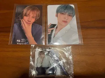 K-POP 포토 카드와 키링 세트