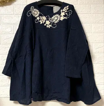 BEARDSLEY 울 자수 플레어 튜닉 개럴개런트