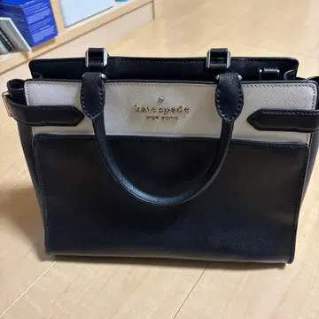 케이트 스페이드 핸드백 블랙/화이트