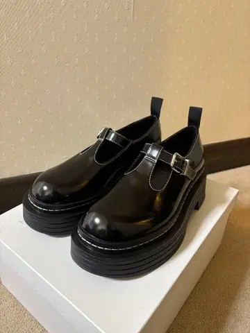 T 바 플랫폼 멜리 제인 - 블랙 박스