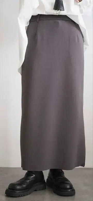 아니카 헴지퍼 스트레치 세미 타이트 스커트 40 사이즈 GLAY