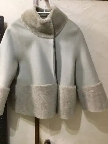 무스탕 코트 새상품급