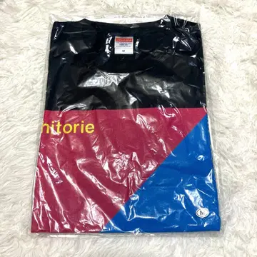 히토리 에 Amplified 티셔츠 M 사이즈