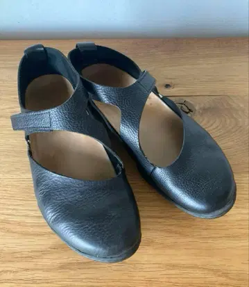 트리픈 가죽 블랙 사이즈 37