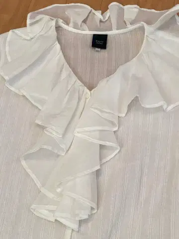 KEITH 프론트 프릴 블라우스 화이트 size 38