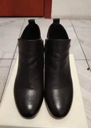 블랙 가죽 부티 중간 굽 지퍼 포함