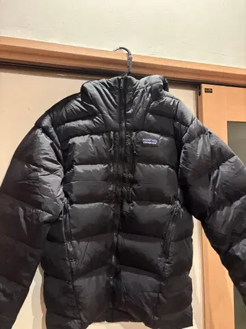 [컨디션 최상] patagonia 피츠로이 다운 후디 블랙 L