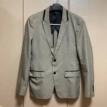 그레이 테일러드 자켓 블랙 악센트