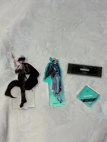 가치코이 점착수 빅터 (히무로 켄쇼) 아크릴 스탠드 세트 판매