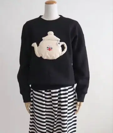 R&D.M.co- 찻주전자 파우치 맨투맨