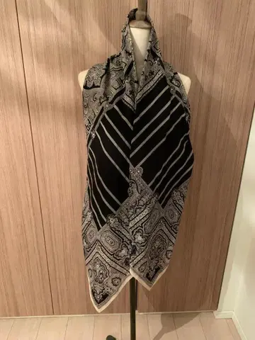 [ 알파 큐빅 ] 기하학 패턴 대형 스톨 블랙