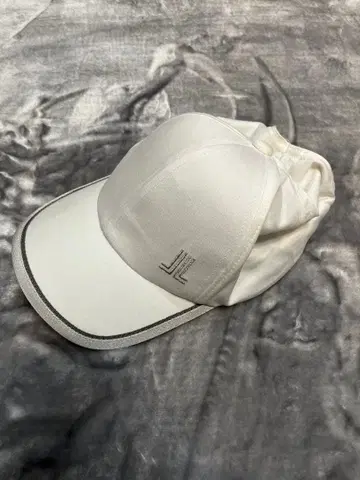 JL 화이트 캡 리본 포함